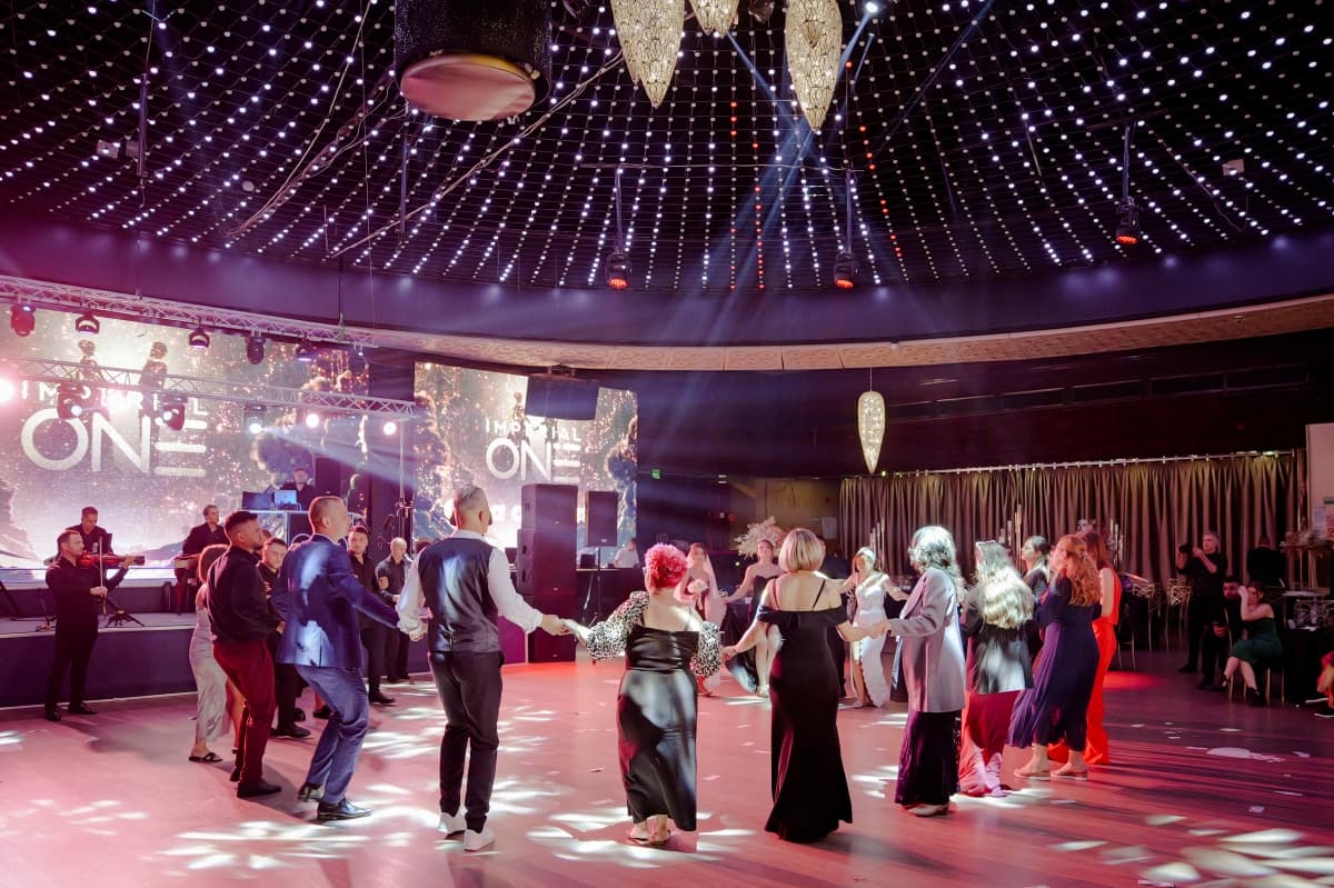 Fotografie de ZOOMER STUDIO la One Club