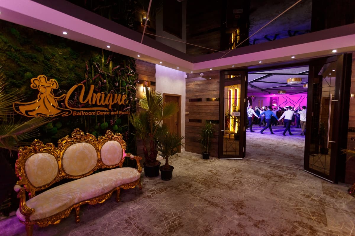 Fotografie de Bogdan Burțilă  la Unique Ballroom