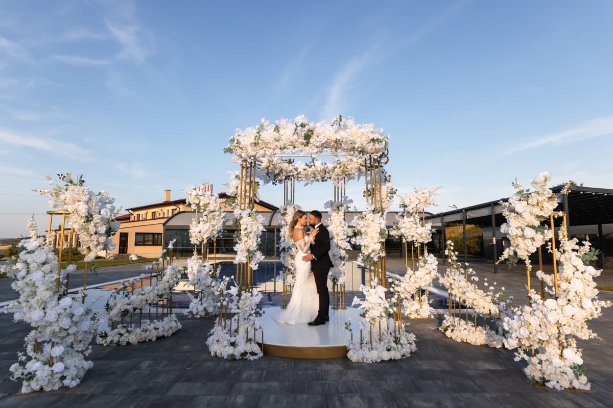 Luxury Events Ballroom - locatie pentru nunti in Cunța, Alba