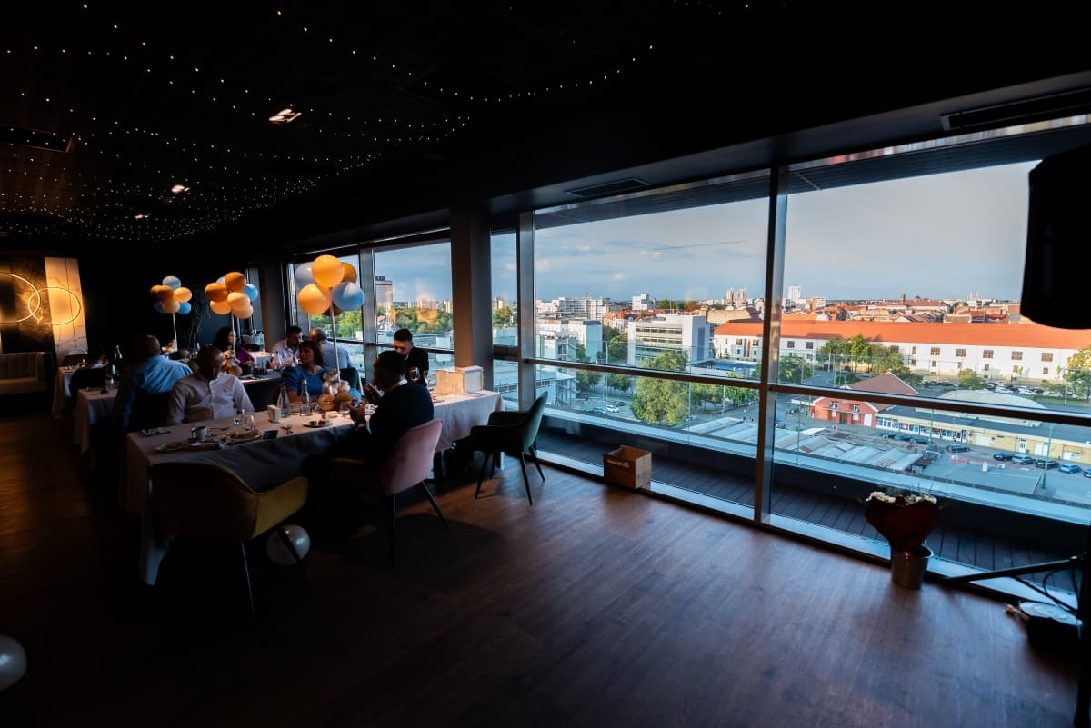 Fotografie de Fotograf Levente Csaki la Sky Restaurant