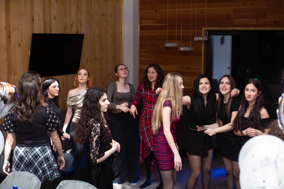 Casa de langa lac - locatie pentru nunti in Teșila, Prahova