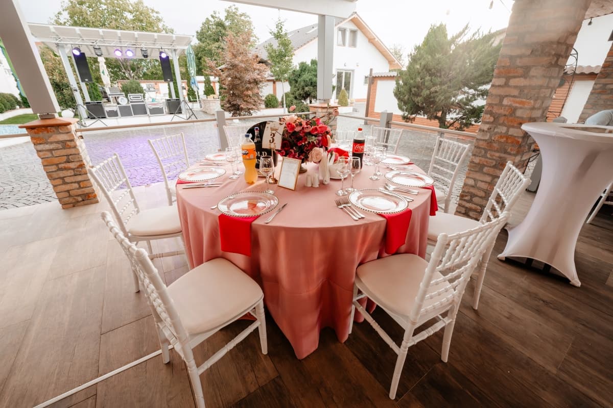 Fotografie de Raw Studio la Trattoria Summer Garden &amp; Events