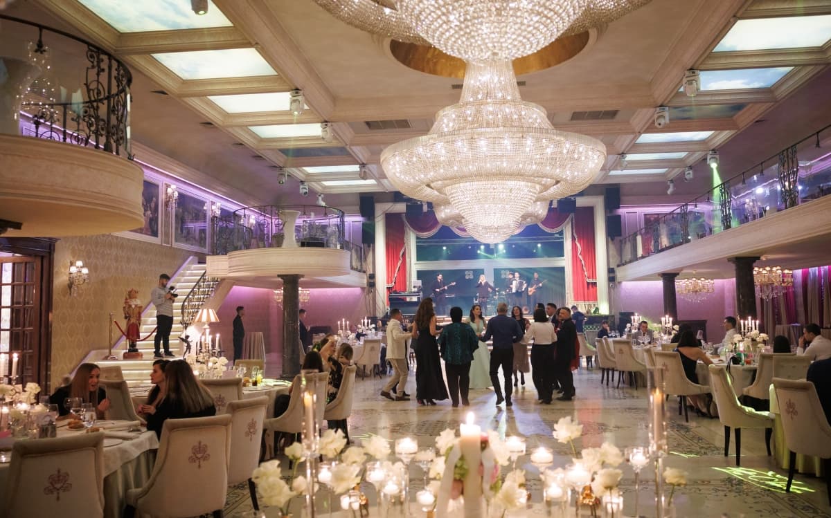 Fotografie de Iustin Ichim la Le Chateau Ballroom