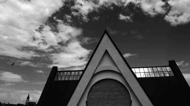 Videoclip de Andrei M. Vacar la Equinoxe Royal