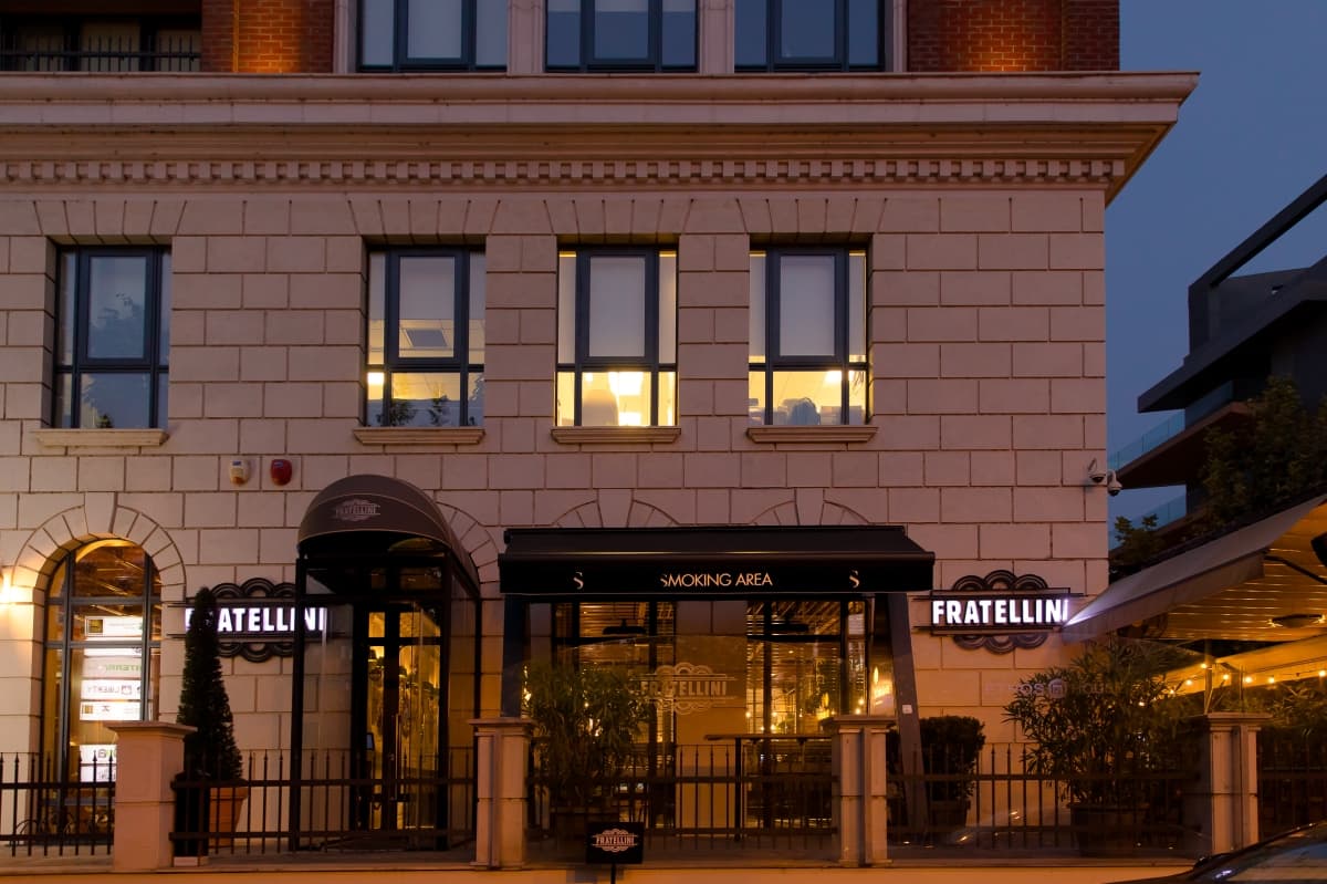 Fotografie de District One Stories la Fratellini Bistro